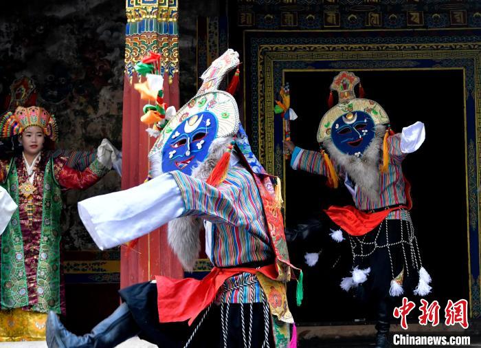 易贏 EWIN9娛樂城：西藏拉薩古建築上縯日喀則非遺展縯